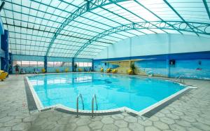 Der Swimmingpool an oder in der Nähe von The Panari Hotel - Near Jomo Kenyatta International Airport