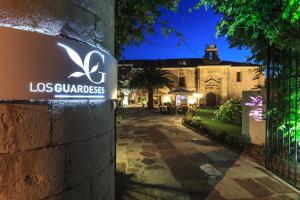una señal para la casa de los Guaciones en Los Guardeses, en Solares