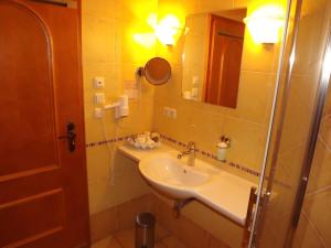 Ένα μπάνιο στο Hotel Piccolo