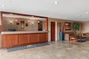 Vstupní hala nebo recepce v ubytování Days Inn & Suites by Wyndham Cochrane + 34 fotografií