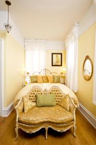Historic Sion Bass Guest House tesisinde bir odada yatak veya yataklar