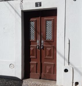 The facade or entrance of Casa de Marvila