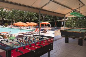 Piscina di Hotel Oasis o nelle vicinanze