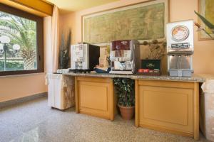 Set per la preparazione di tè e caffè presso Hotel Oasis