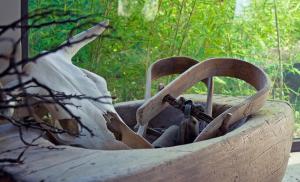 a bunch of knives in a wooden bowl at Vallegrande Nature Resort by Geocharme in Cefalù