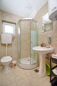 Ένα μπάνιο στο Apartments Vila Velickovic +88 φωτογραφίες