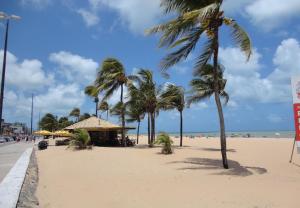 Imagen de la galería de Lindíssimo Flat - Todo Equipado - 70m da Praia, Vista para o Mar - Tambaú, en João Pessoa