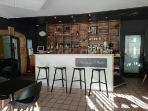 Afbeelding uit fotogalerij van L'auberge Des 3 Ponts in Cusance +9 foto's