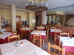 Reštaurácia alebo iné gastronomické zariadenie v ubytovaní Hotel La Bodega