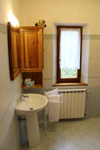 Koupelna v ubytování Chalet Abetone in Tuscany + 34 fotografií