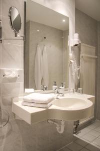 Kylpyhuone majoituspaikassa Schlossberghotel Greiz