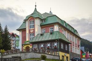 Budova, v ktorej sa hotel nachádza