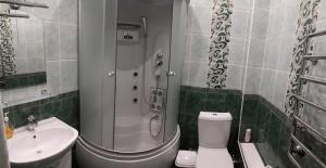 Un baño de Apartment с видом на горы