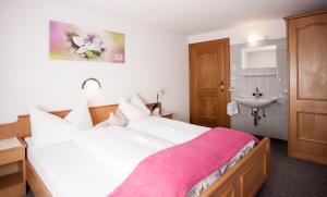 A bed or beds in a room at Apart Peter