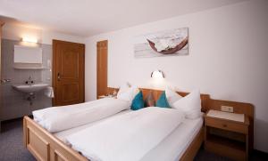 A bed or beds in a room at Apart Peter