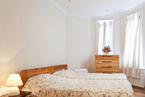Ліжко або ліжка в номері London Tottenham - good for centre and Redwood House-autism