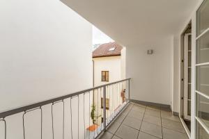 Balkón nebo terasa v ubytování Downtown Royal Apartments