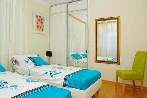 Posteľ alebo postele v izbe v ubytovaní Waterfront villa with pool + 37 fotografií