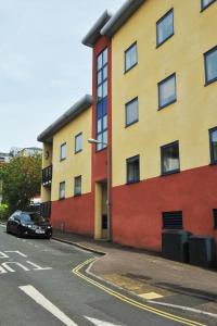 Gallery image of Smythen St, 2 bed apartment with balcony in Exeter
