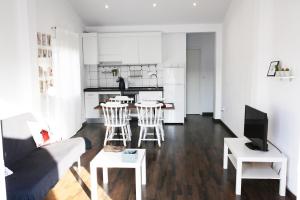 A television and/or entertainment centre at StayAlicante