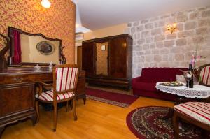 Ruang duduk di Heritage Hotel Pasike