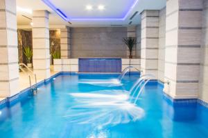 Xenon Hotel & SPA 내부 또는 인근 수영장