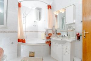 Kúpeľňa v ubytovaní Apartment Mama Luci + 37 fotografií