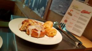 Makanan di atau berdekatan hotel