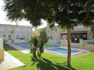 Bazén v ubytovaní Casa Los Cerezos alebo v jeho blízkosti