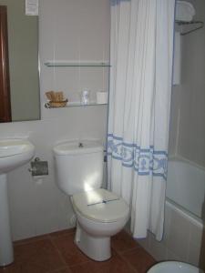 Vonios kambarys apgyvendinimo įstaigoje Aero Hotel Cerdanya Ca L'eudald