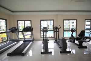 Fitness centrum a/nebo fitness zařízení v ubytování Laguna Beach Resort 2 by Pattaya Sunny Rentals