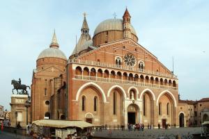 Foto dalla galleria di " CASA SAVONAROLA " centro storico a Padova