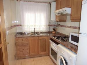 Η κουζίνα ή μικρή κουζίνα στο APCOSTAS - Marina Mar 1a Línea