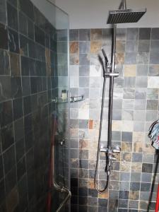 Photo de la galerie de l'établissement Sea And Mountain View Apartment, à Palmyre