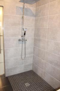 Koupelna v ubytování Ferienwohnung Albblick 1 Münsingen + 2 fotografie