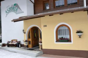 Budynek, w którym mieści się apartament