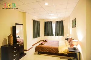 Gallery image of La Casa Baatsona Apts in Accra