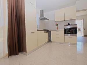Kuchnia lub aneks kuchenny w obiekcie House Andrej 1372