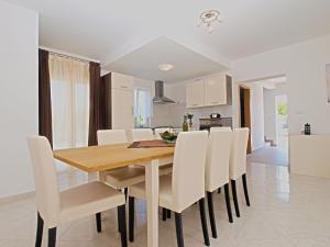 Kuchnia lub aneks kuchenny w obiekcie House Andrej 1372
