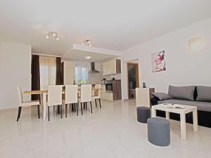 Kuchnia lub aneks kuchenny w obiekcie House Andrej 1372