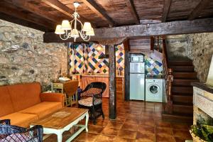 Gallery image of Casas rurales La Tahona De Besnes in Alles