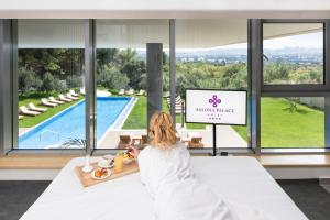 Bazén v ubytování Hotel Salona Palace nebo v jeho okolí
