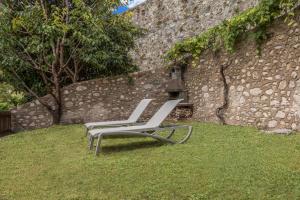 A garden outside Casa San Francesco