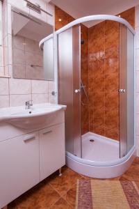 Koupelna v ubytování Apartmani Galija