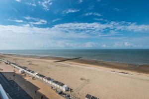 Afbeelding uit fotogalerij van Studio zwembad met frontaal zeezicht in Oostende