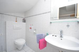 Koupelna v ubytování Apartments Mara