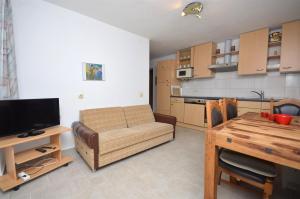Kuchyň nebo kuchyňský kout v ubytování Apartments Mara