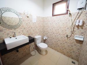 Koupelna v ubytování Lanta Fevrier Resort