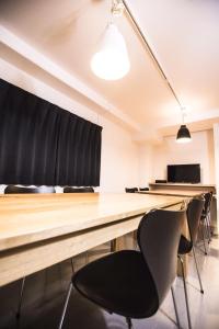 The business area and/or conference room at Hostel Mange Tak