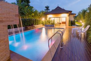 Bazén v ubytování Aonang Glory Resort nebo v jeho okolí